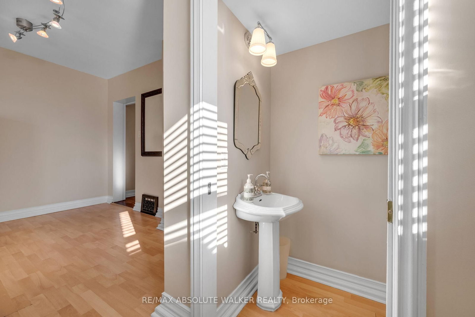 383 Danforth Avenue - Photo 17