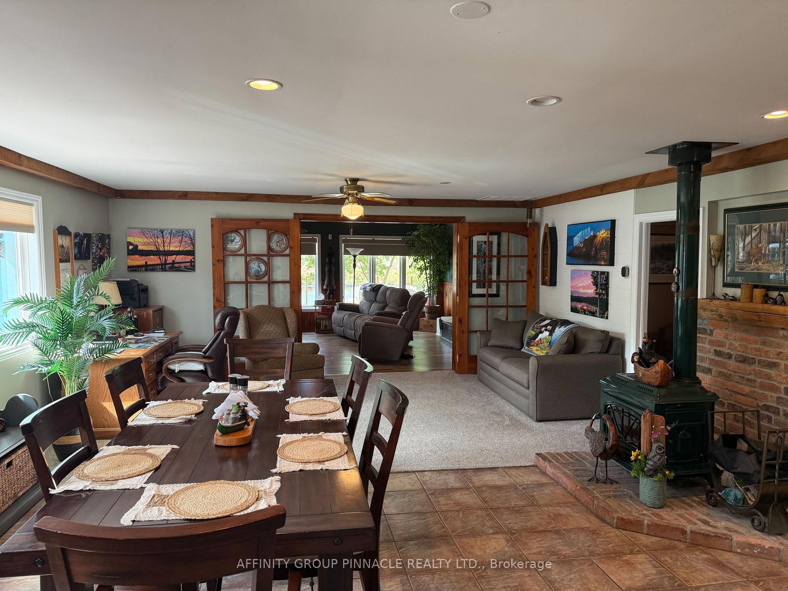 Listing Image 9