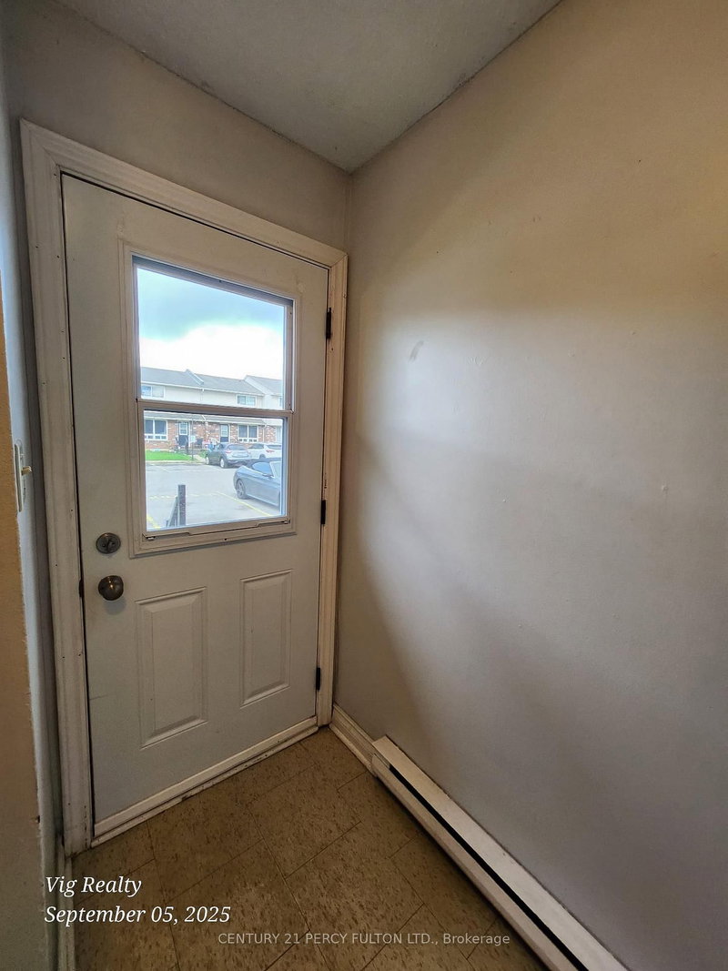 276 - 100 Brownleigh Ave, Welland, L3B 5V8 | Image 3