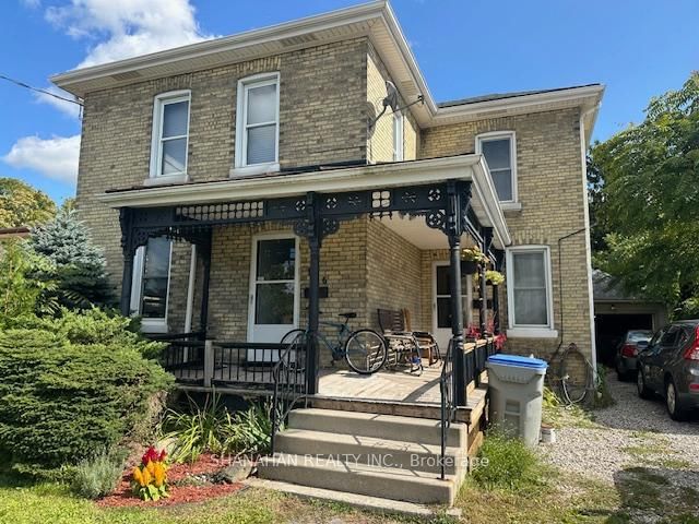 A&B - 126 Metcalfe Street W