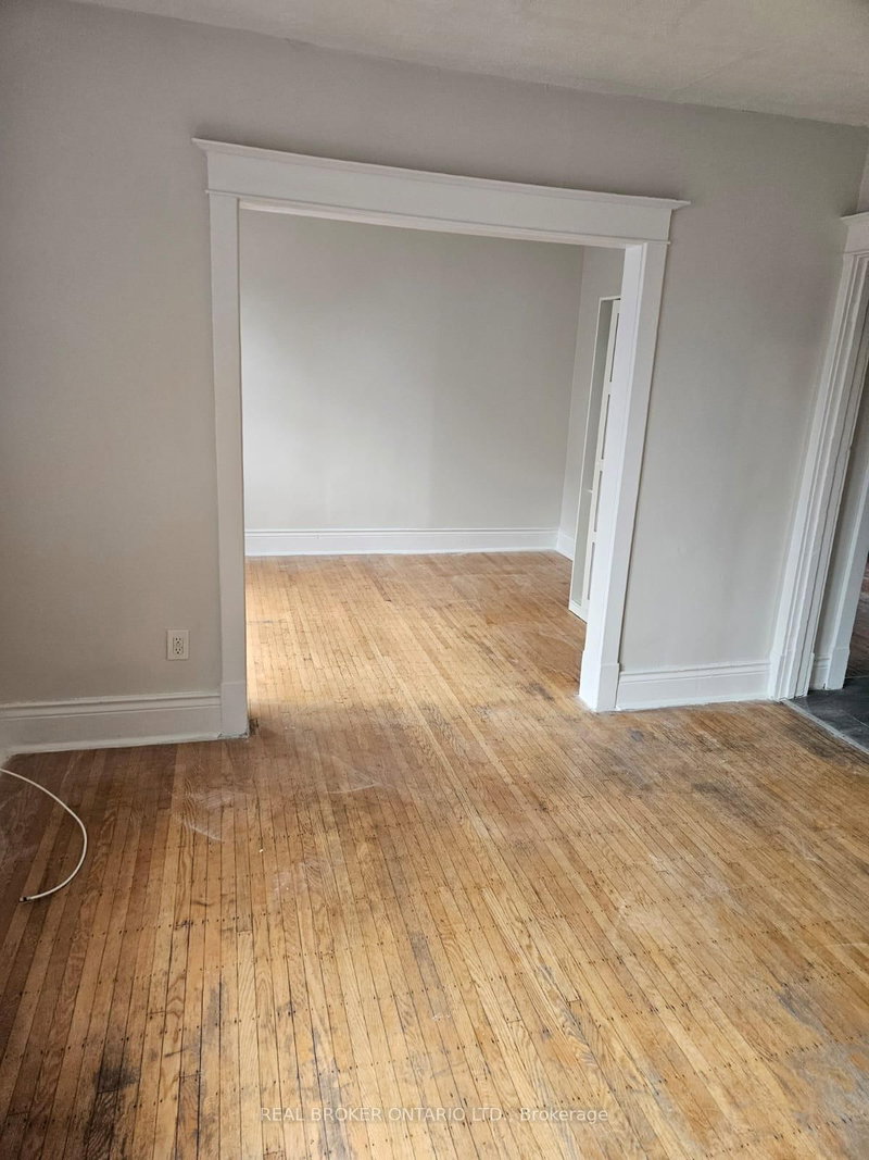 6 - 985 Main St E, Hamilton, L8M 1N3 | Image 2