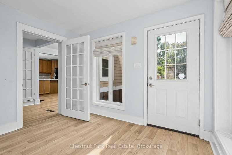 615 Bay St, Gravenhurst, P1P 1G8 | Image 3