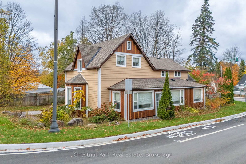 615 Bay St, Gravenhurst, P1P 1G8 | Image 2