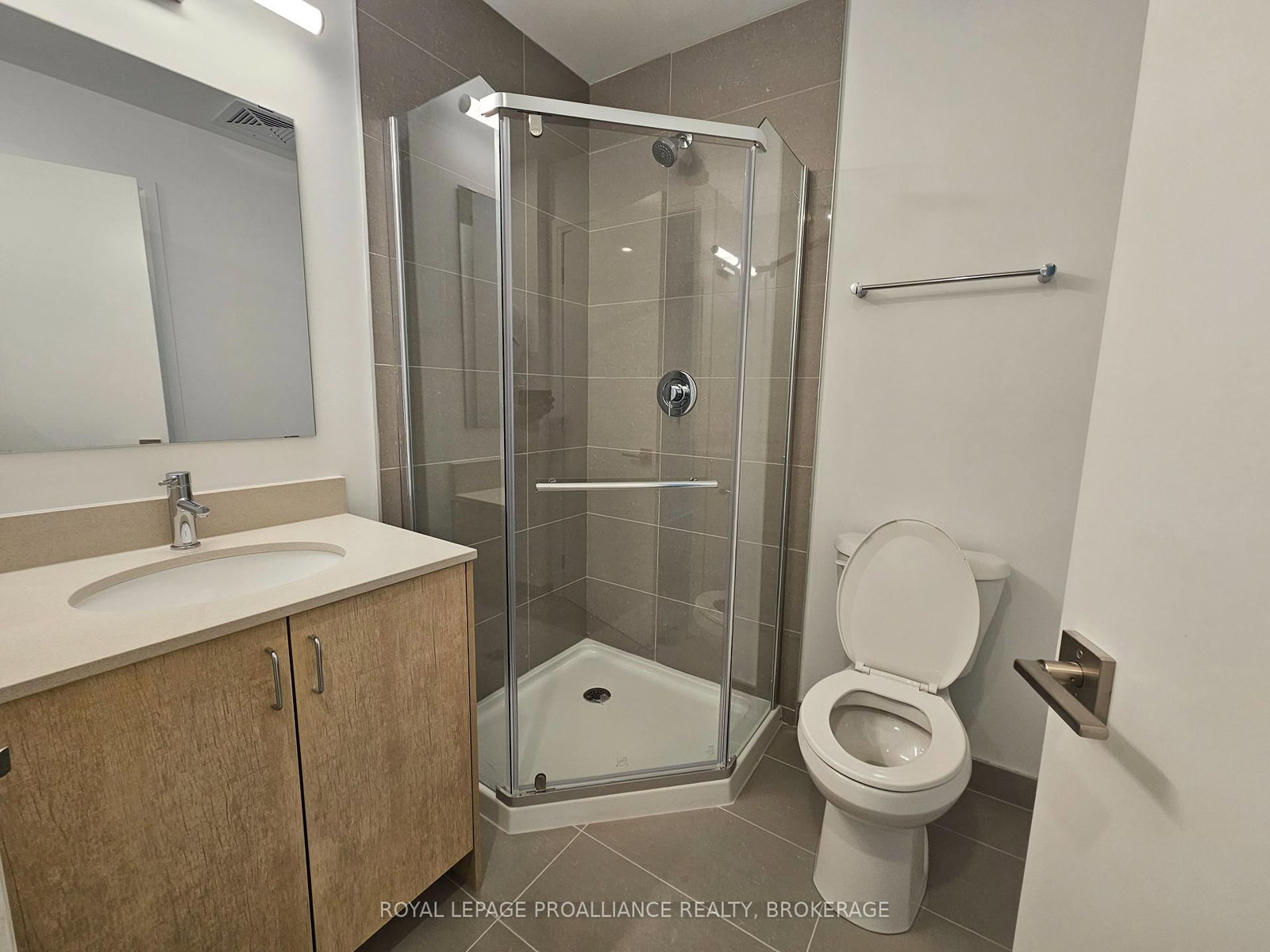 223 Princess Street, Unit 215 - Photo 11