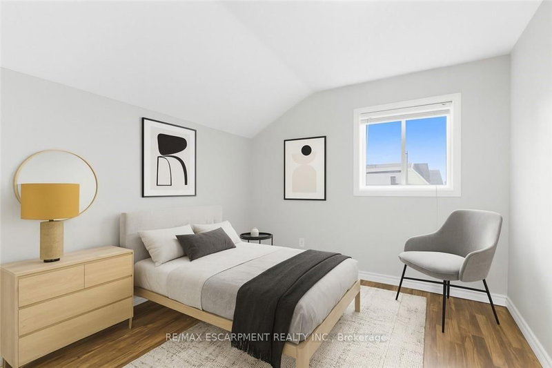 2 - 2 WINDSOR St, Hamilton, L8R 2G8 | Image 3