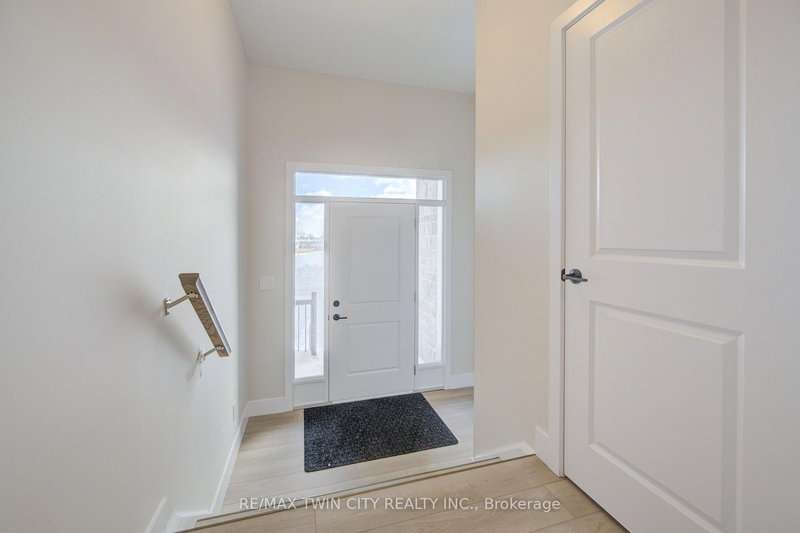 163 Dunnigan Dr, Kitchener, N2B 0B1 | Image 2