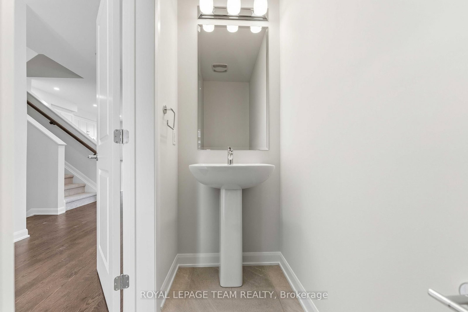 764 Fairline Row • Kanata, ON photo 11