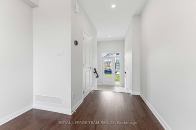 764 Fairline Row • Kanata, ON photo 2