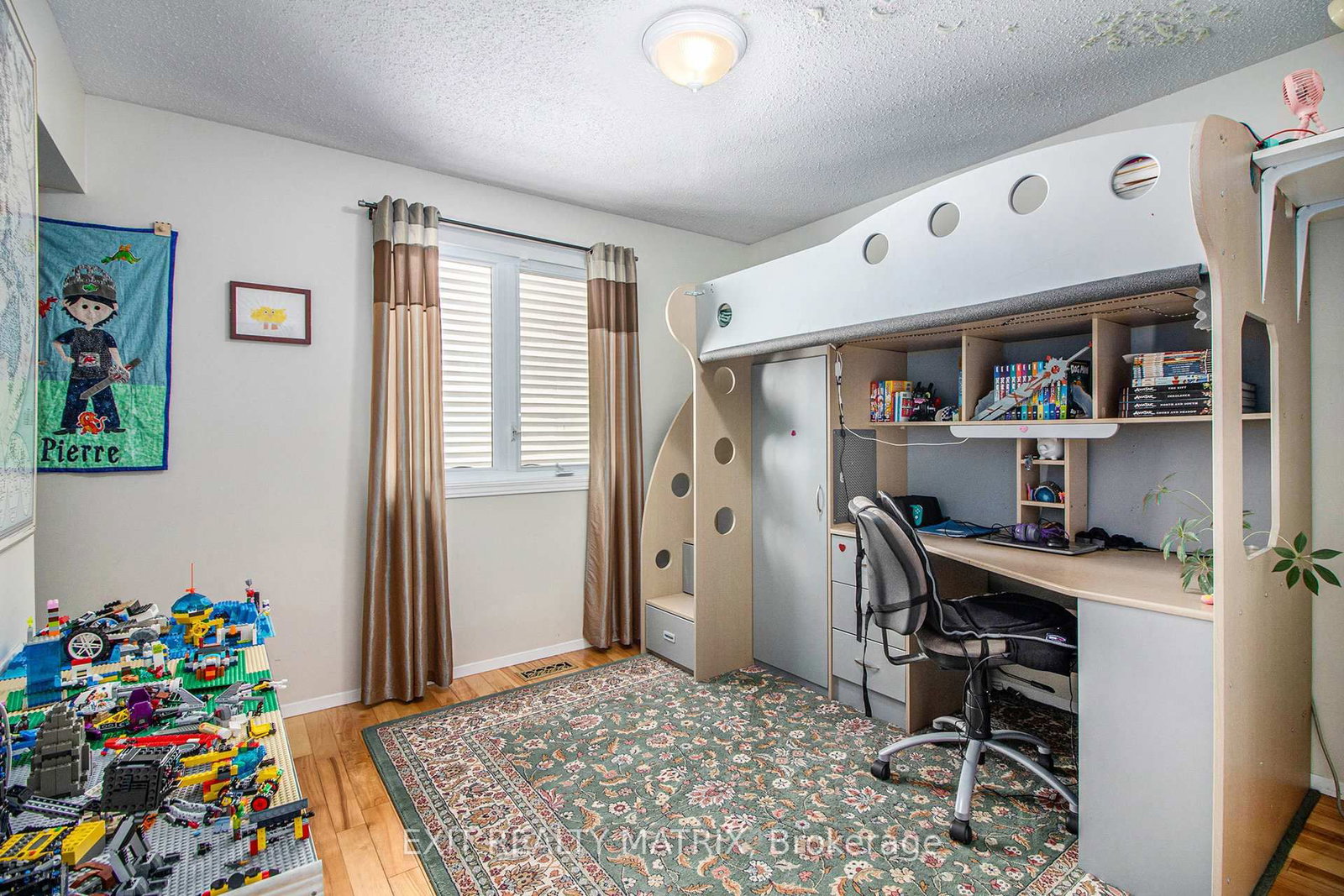 Listing Image 7