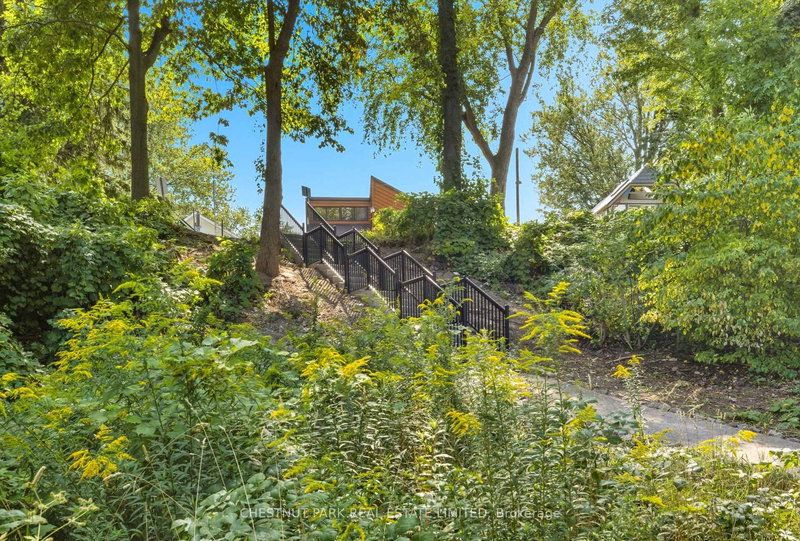 11 Fairview Rd, Grimsby, L3M 3L1 | Image 3