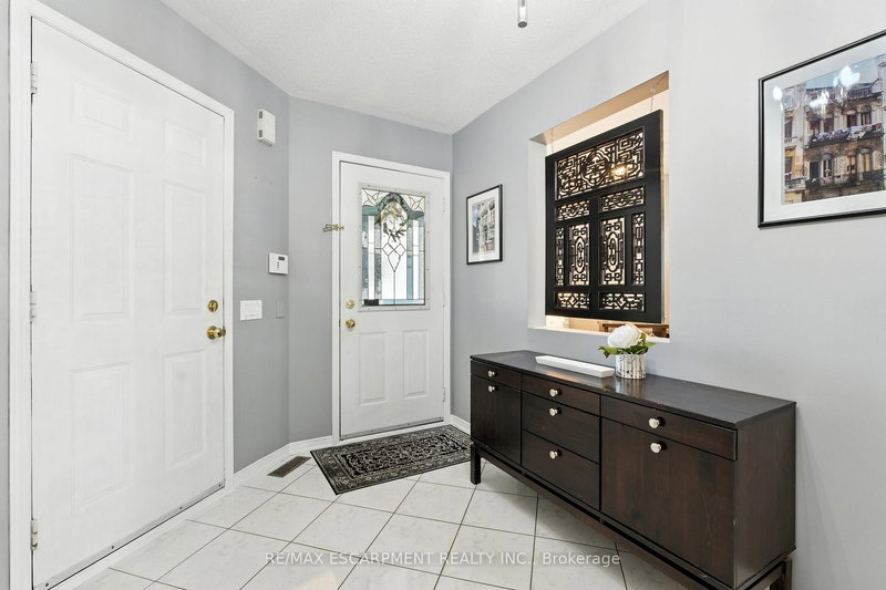 88 Grindstone Way, Hamilton, L9H 7B5 | Image 3