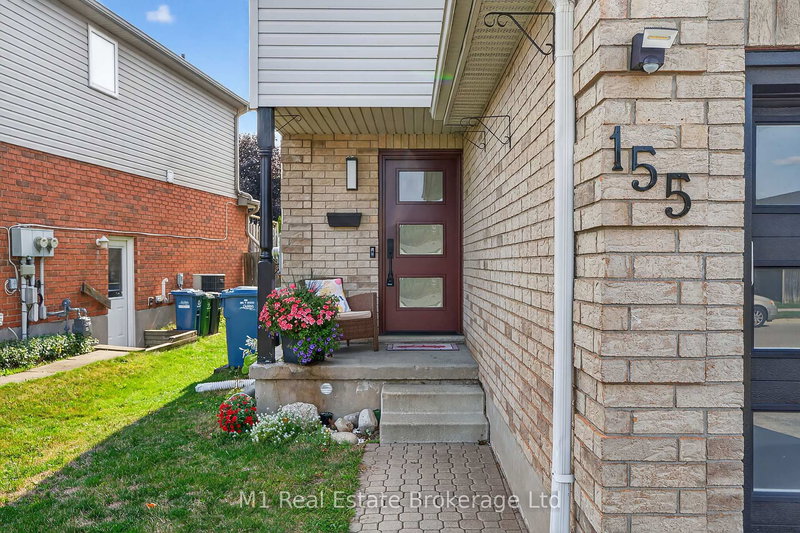 155 Stephanie Dr, Guelph, N1K 1X7 | Image 2