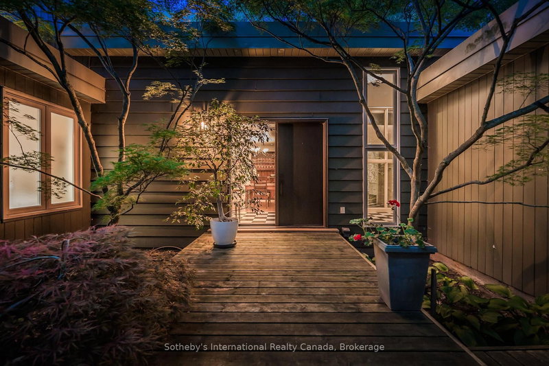 348 Browning Pl, Waterloo, N2L 2W3 | Image 3