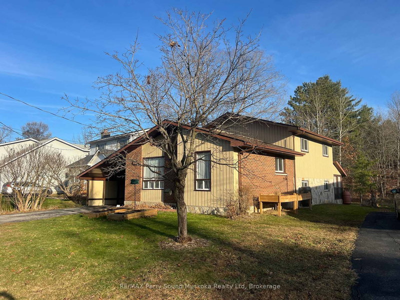 28 Forest St, Parry Sound, P2A 2P9 | Image 2