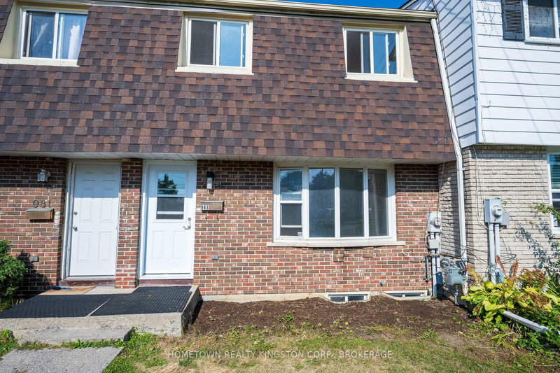 983 Oakview Ave, Kingston, K7M 6W9 | Image 2