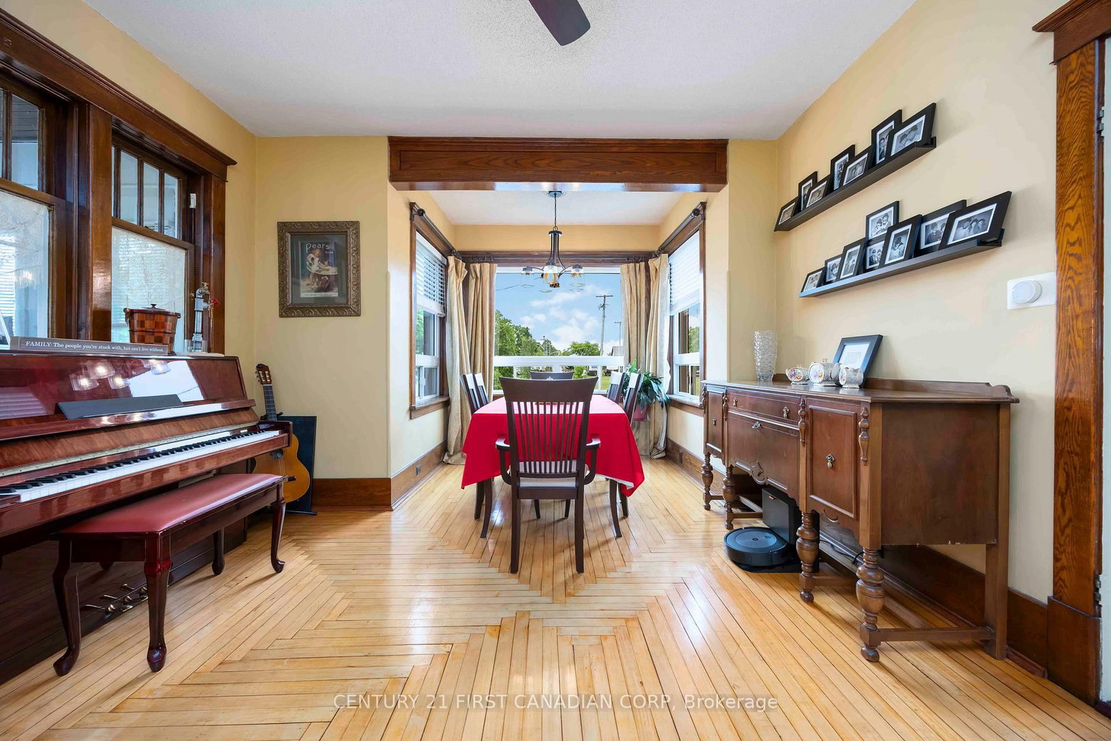 Listing Image 7
