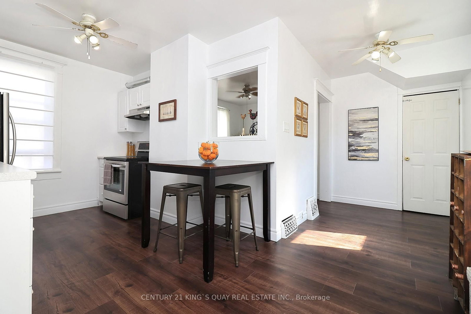 Listing Image 19