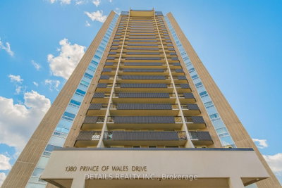 Condo sold at 803-1380 Prince Of Wales Drive, Ottawa, Ontario, K2C 3N5 - Carleton Square - MLS: X12401377
