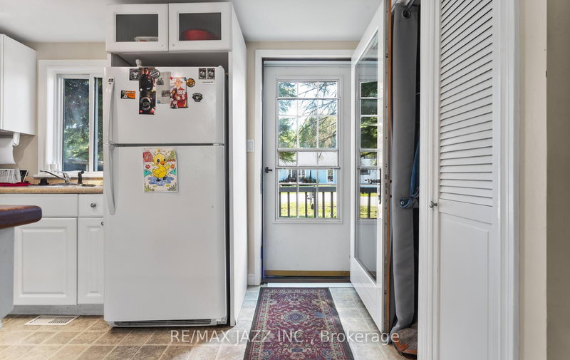 34 Fawcette Ave E, Prince Edward County, K0K 2T0 | Image 3