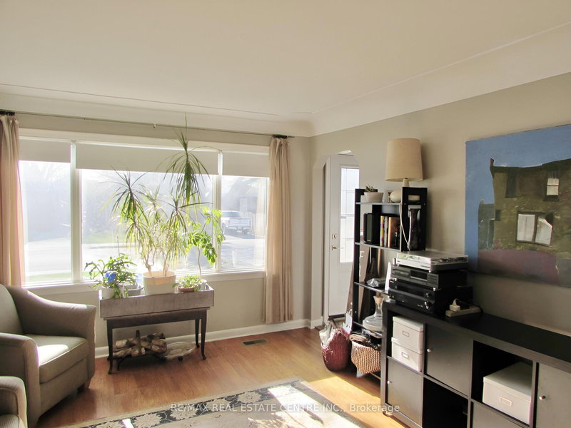 342 East 17th St, Hamilton, L9A 4M8 | Image 3