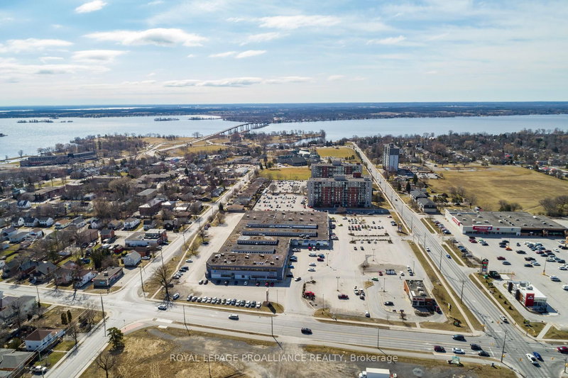 12 - 161 Bridge St W, Belleville, K8P 1K2 | Image 2