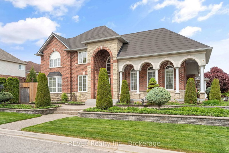 42 Vinifera Dr, Grimsby, L3M 5S1 | Image 3