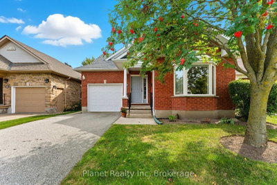 31 Honeysuckle Drive — photo 3