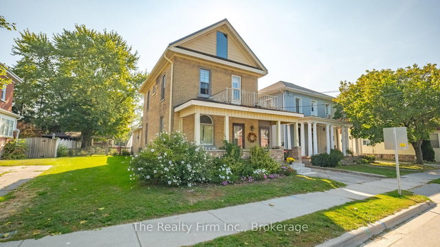 94 Woodstock Street N