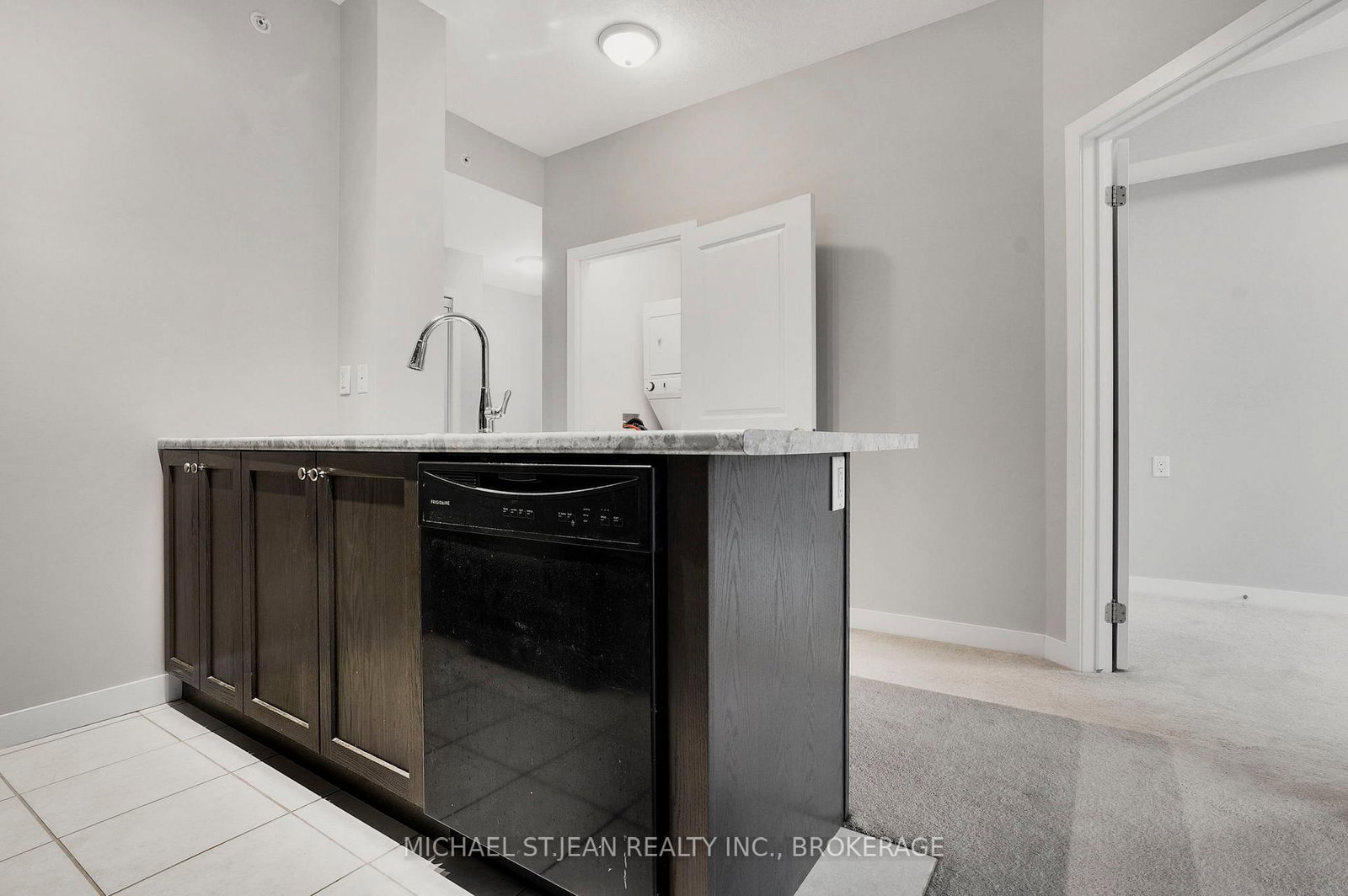 85 Robinson Street, Unit 702 - Photo 21