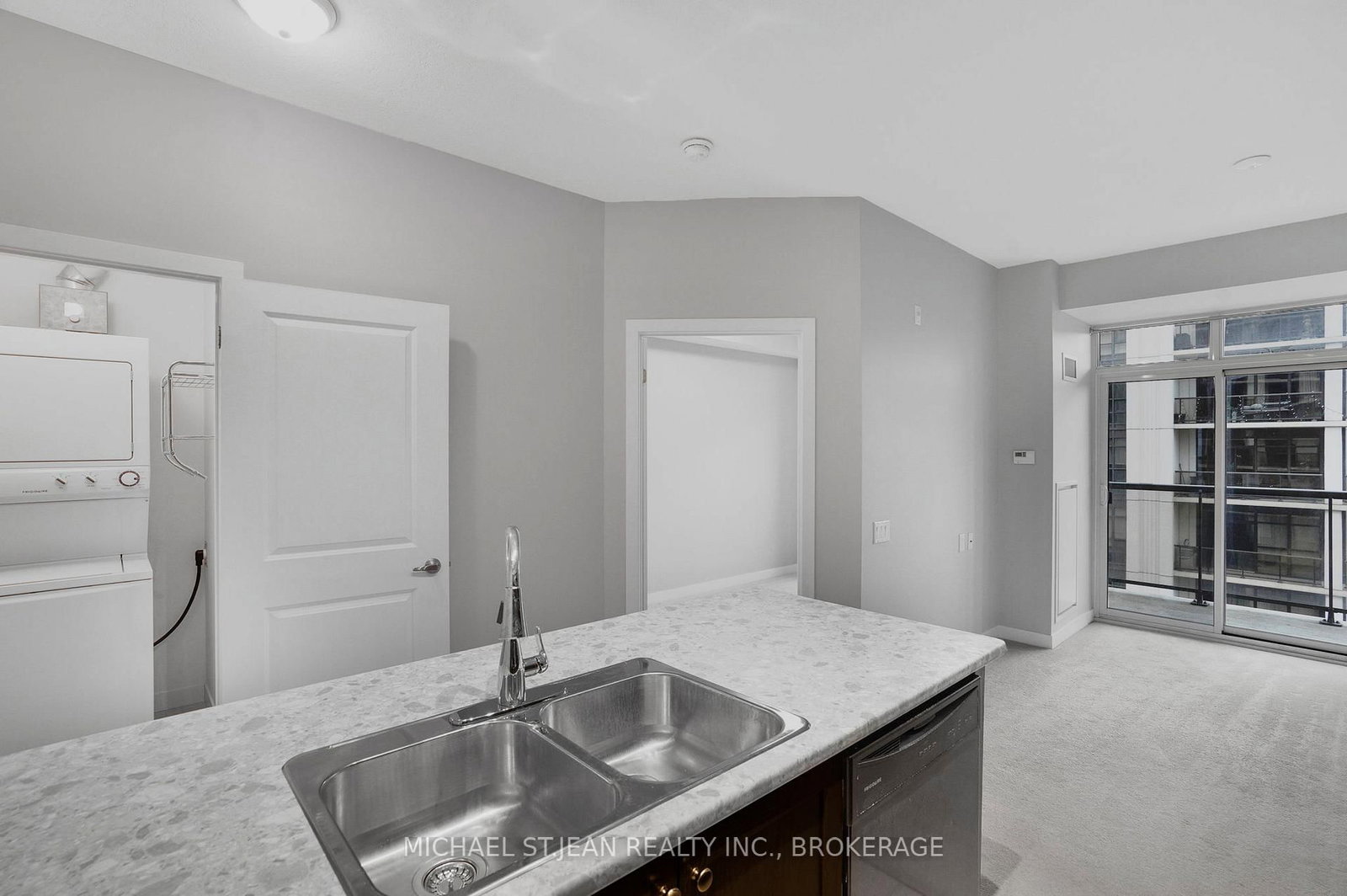 85 Robinson Street, Unit 702 - Photo 24