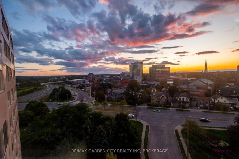 1111 - 7 Gale Cres, St. Catharines, L2R 7M8 | Image 3