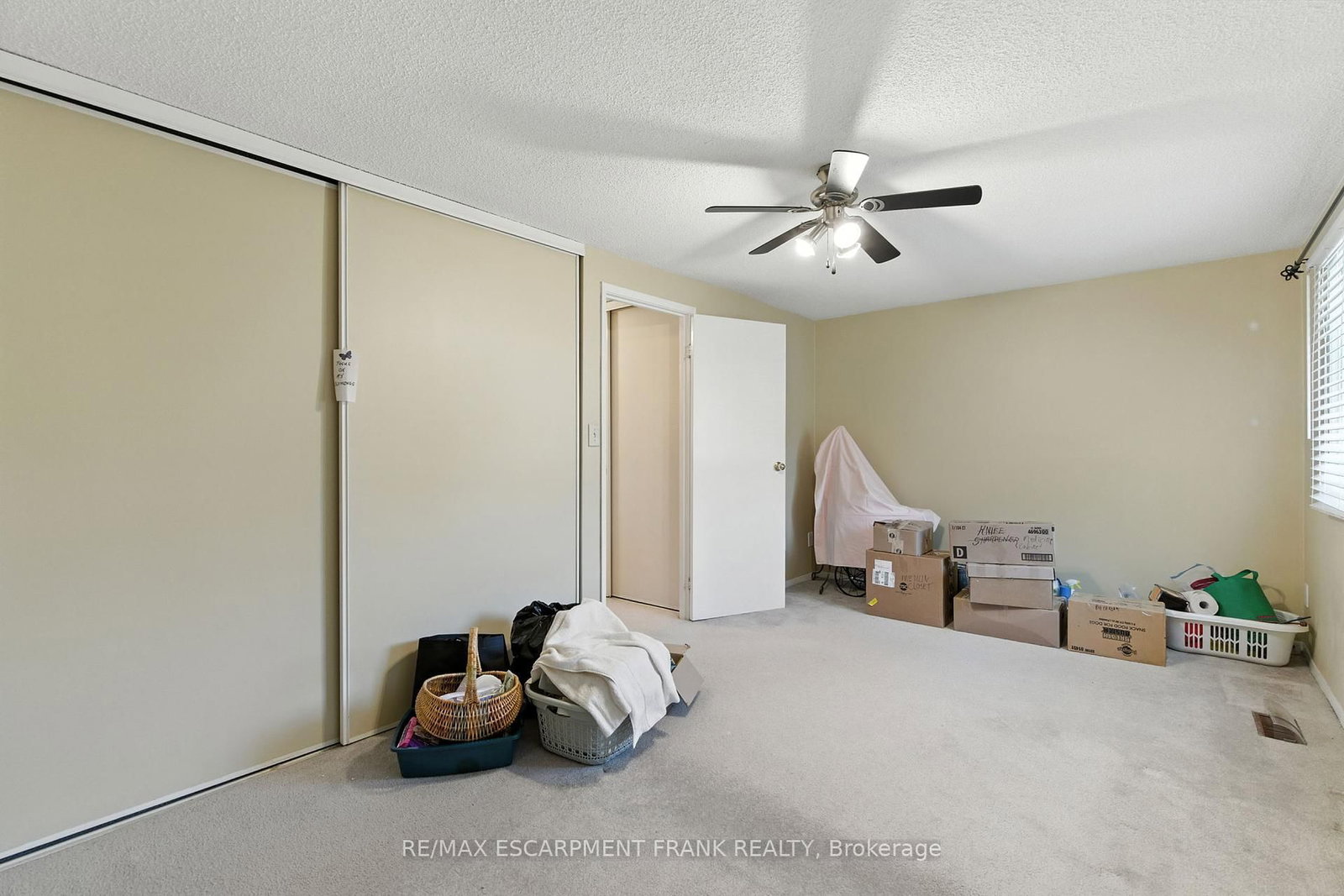 Townhouse for sale at 73-145 Rice Avenue, Hamilton, Ontario, L9C 6R3 - Fessenden - MLS: X12410300