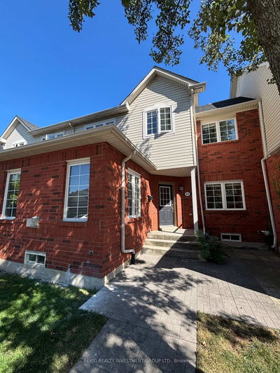 Townhouse leased at 40-100 Beddoe Drive, Hamilton, Ontario, L8P 4Z2 - Chedoke Park - MLS: X12410381
