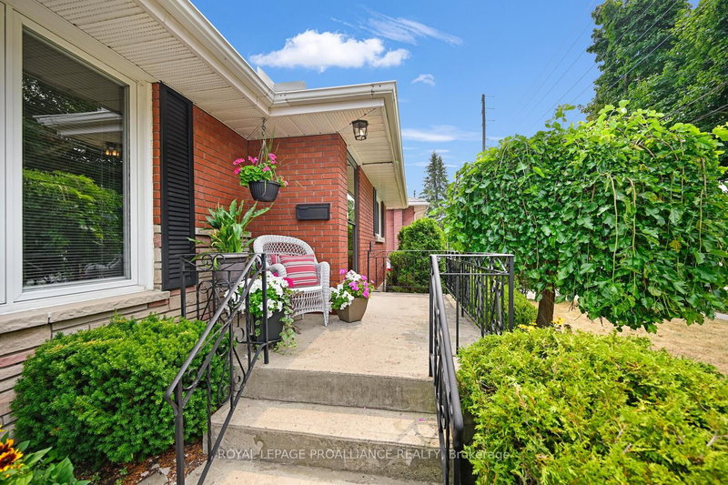 89 Stewart Blvd, Brockville, K6V 4W2 | Image 2