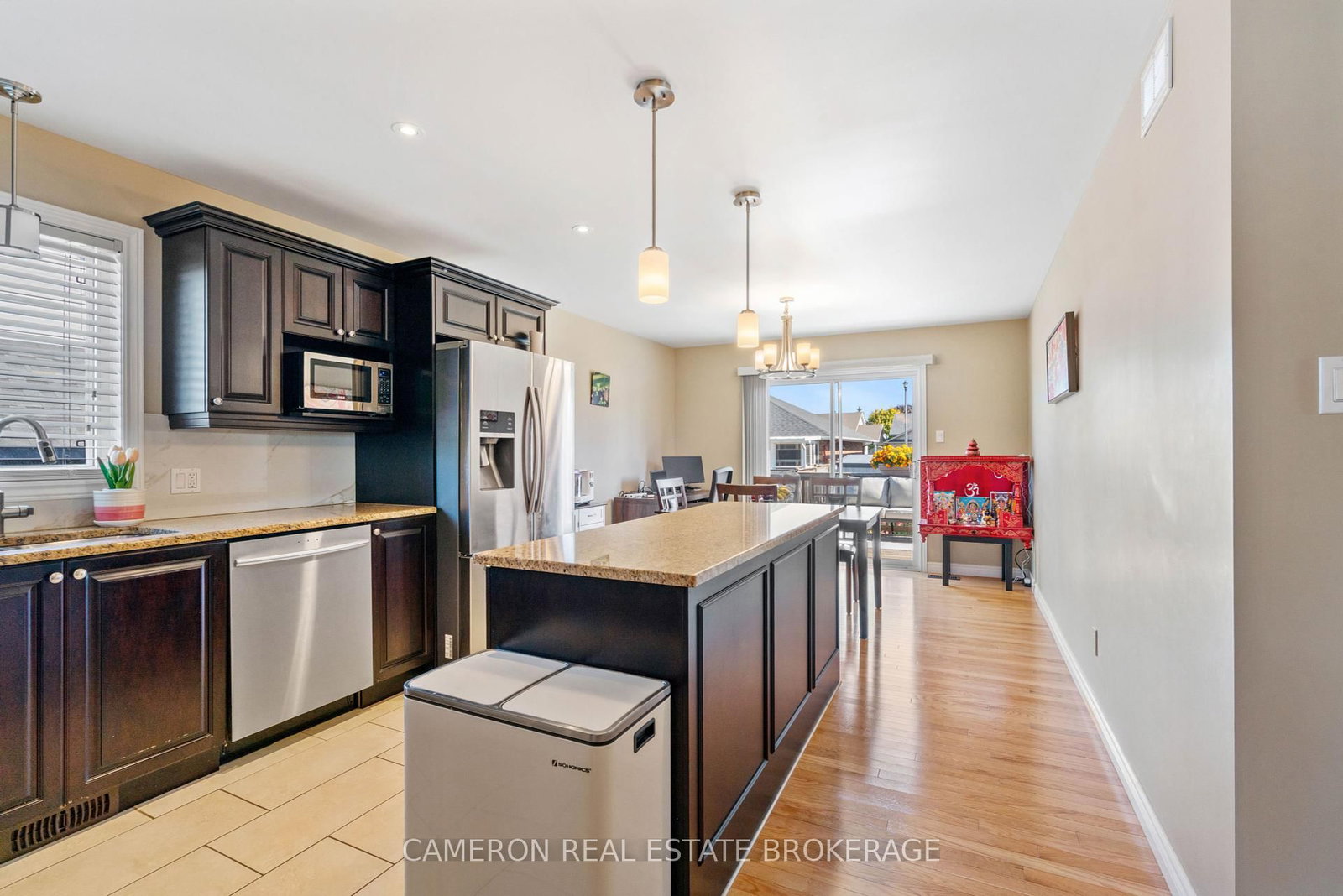 Listing Image 15