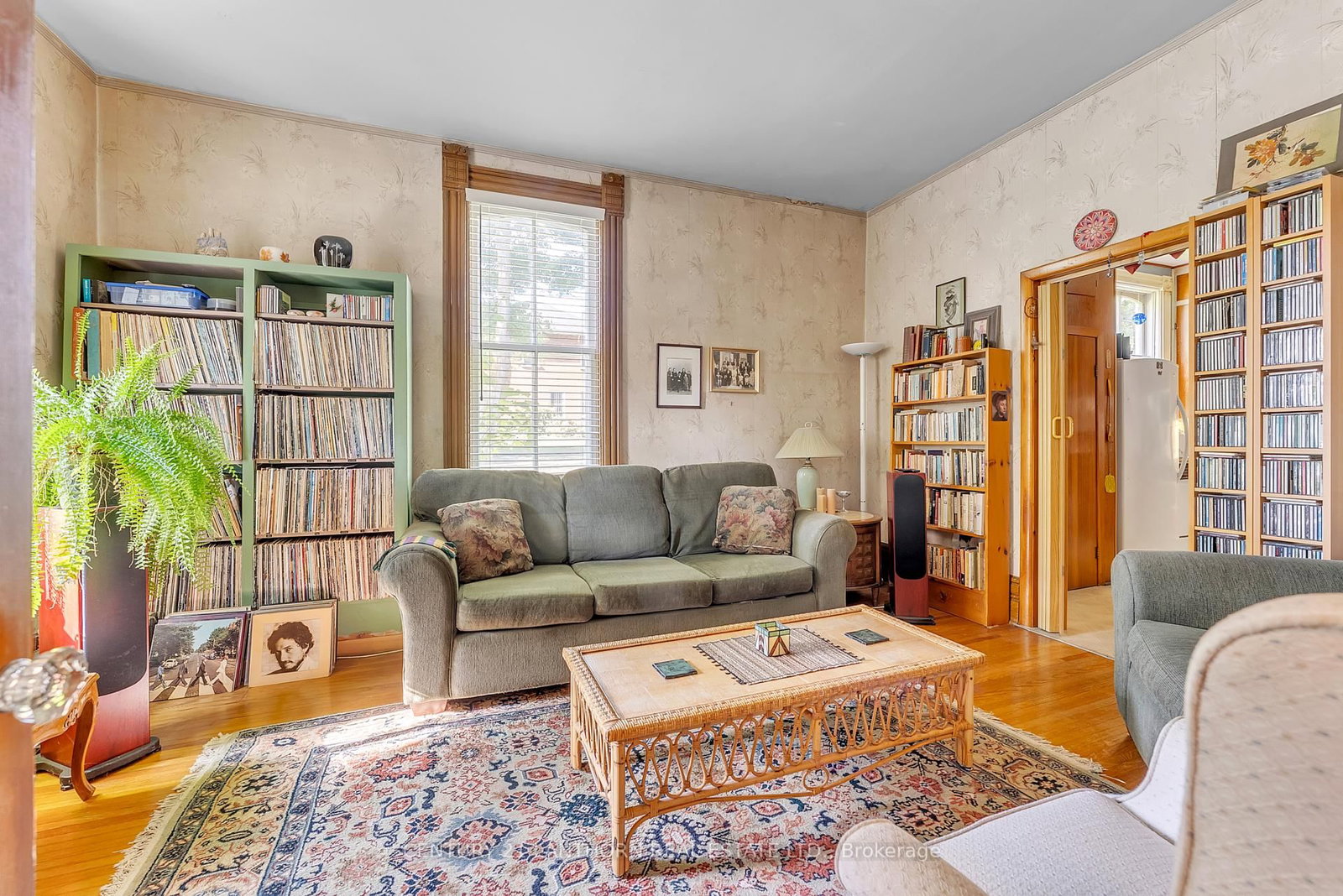 Listing Image 7