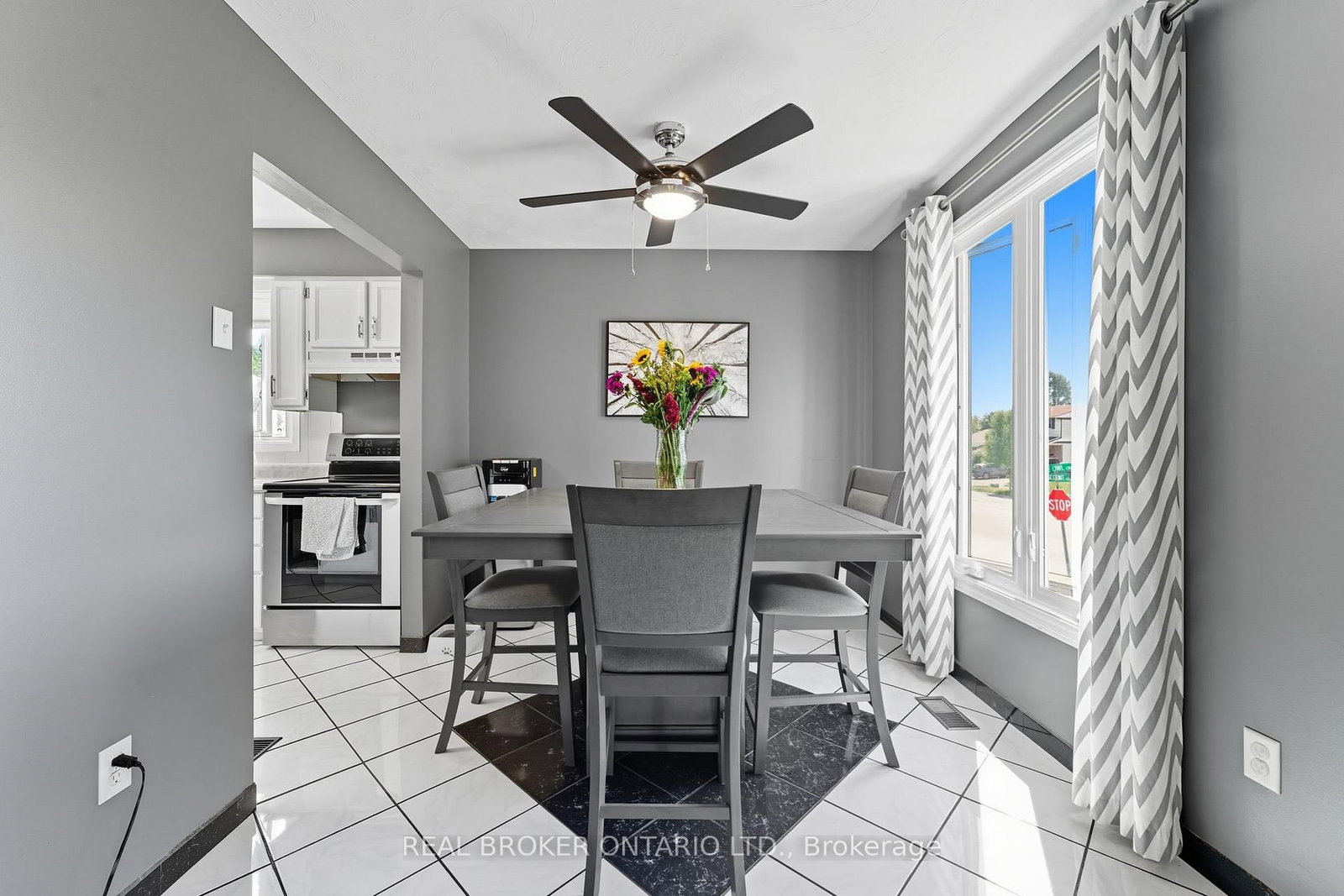 Listing Image 7