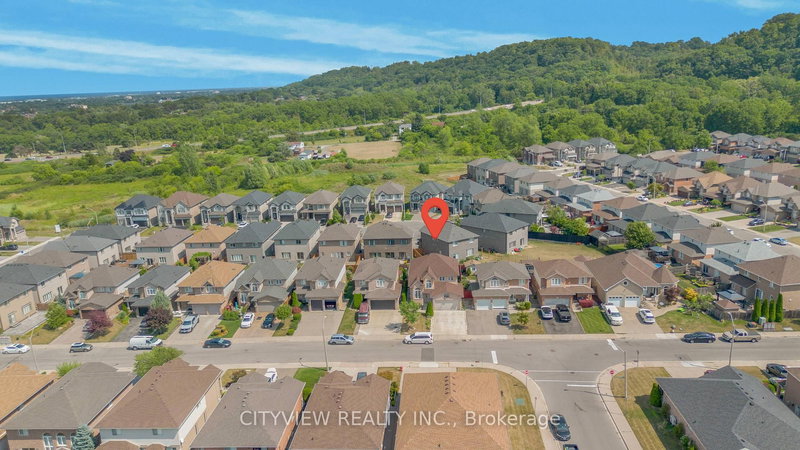 48 Nashville Circ, Hamilton, L8G 5H2 | Image 2