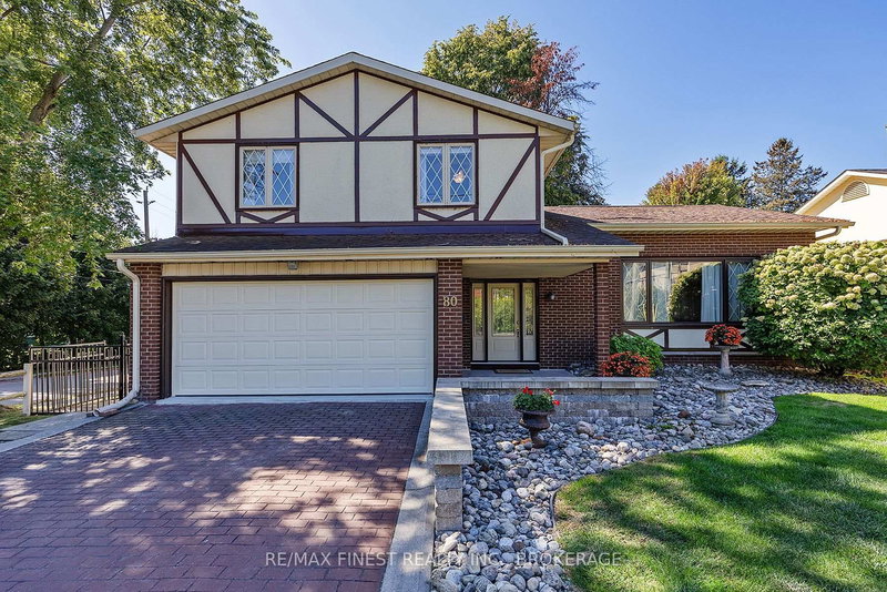 80 Market St, Gananoque, K7G 2M3 | Image 2