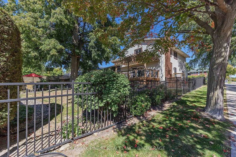 80 Market St, Gananoque, K7G 2M3 | Image 3