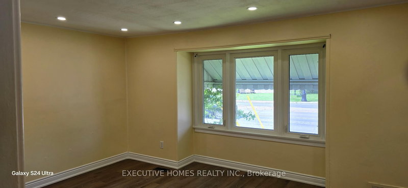 5176 Stanley Ave, Niagara Falls, L2E 5A4 | Image 2