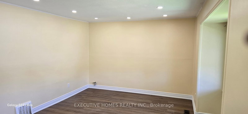 5176 Stanley Ave, Niagara Falls, L2E 5A4 | Image 3