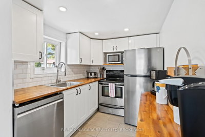 105 LIGHTHOUSE Drive — photo 6
