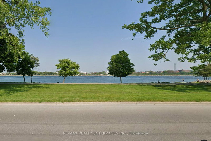 203 Niagara Blvd, Fort Erie, L2A 3G7 | Image 2