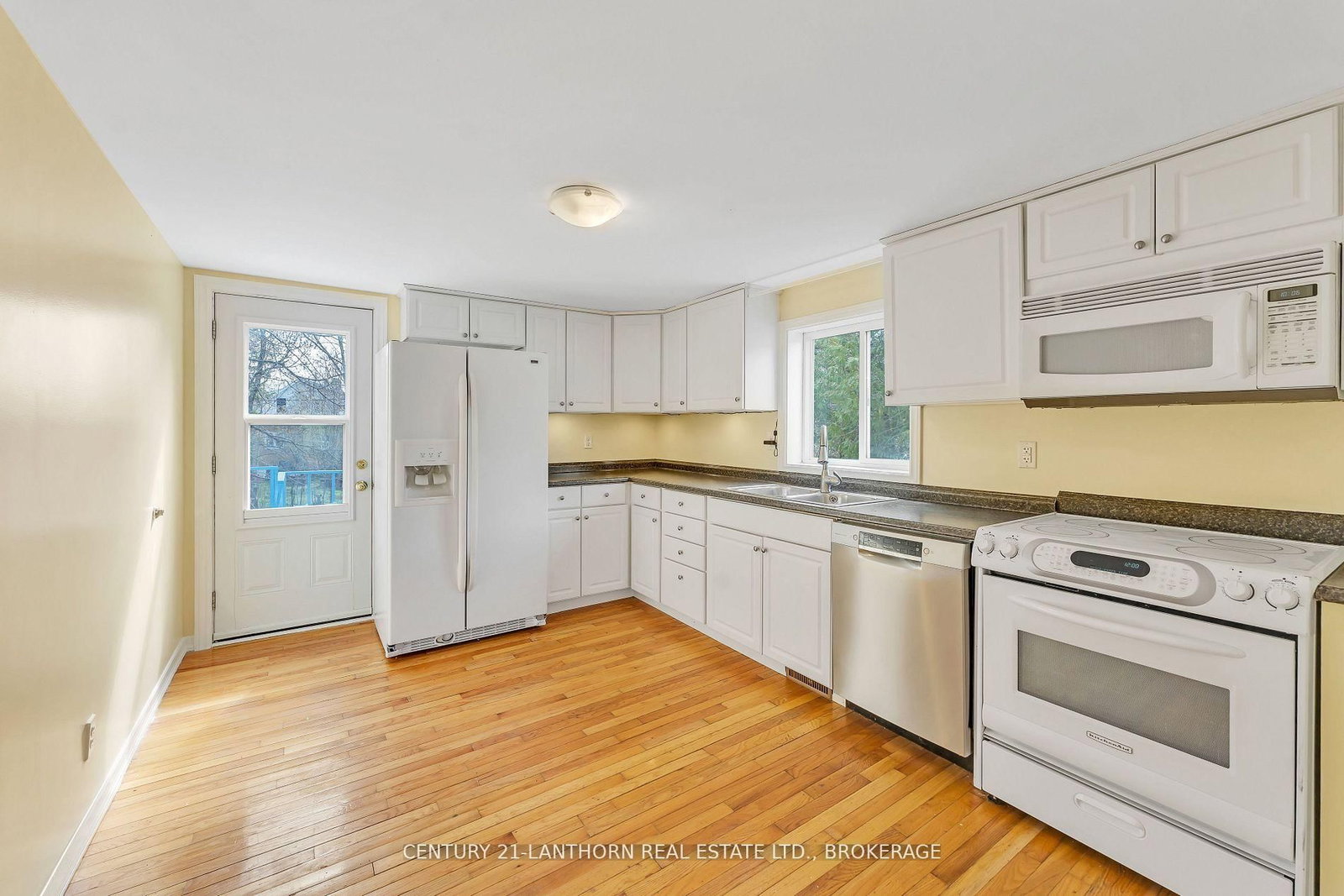 Listing Image 7