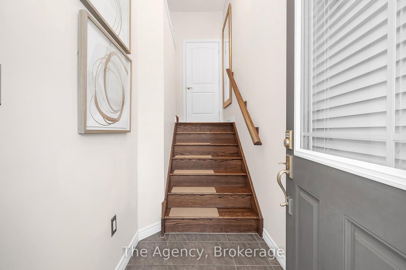 13 - 201 Westbank Tr, Hamilton, L8J 0H5 | Image 2