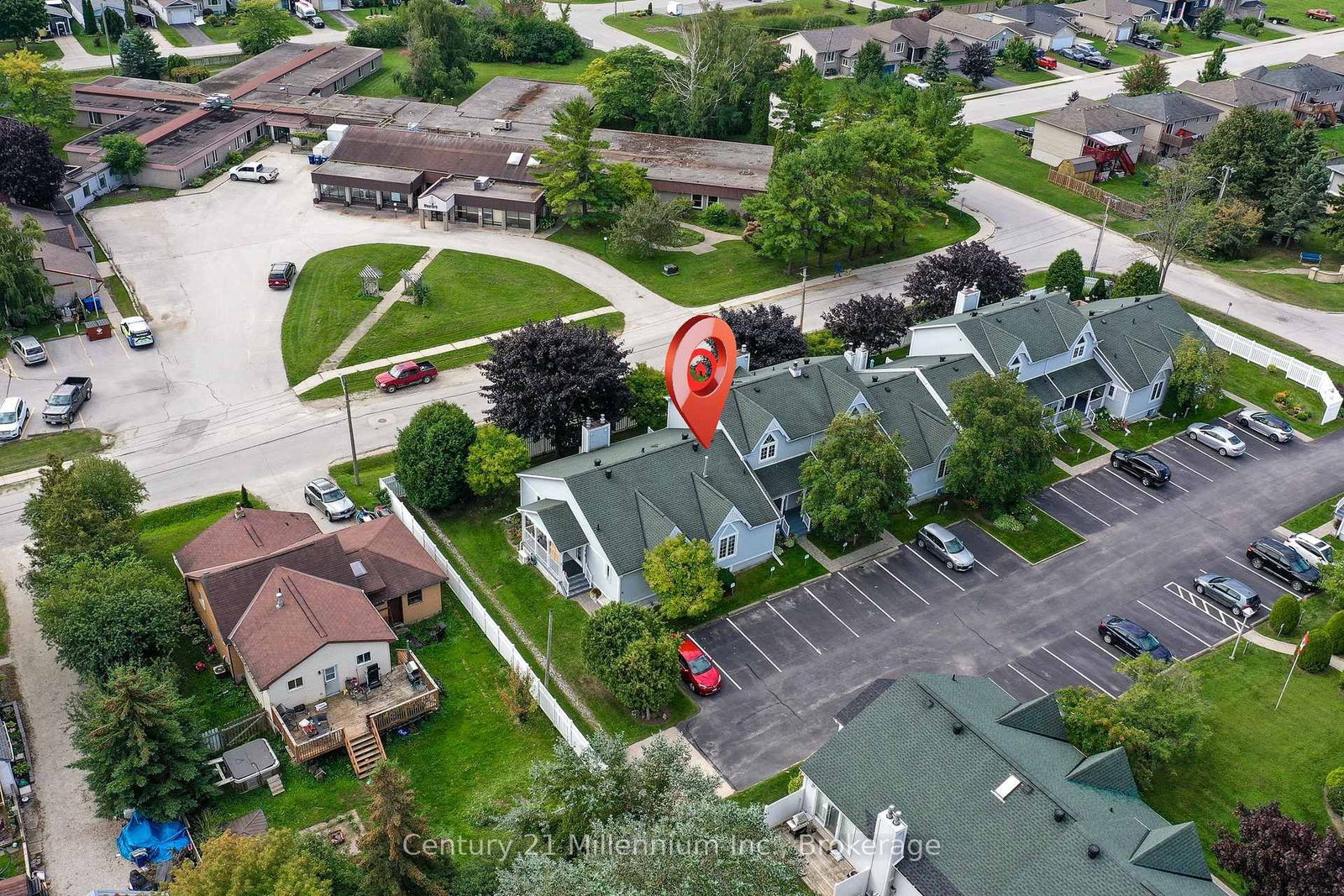 Listing photo 2