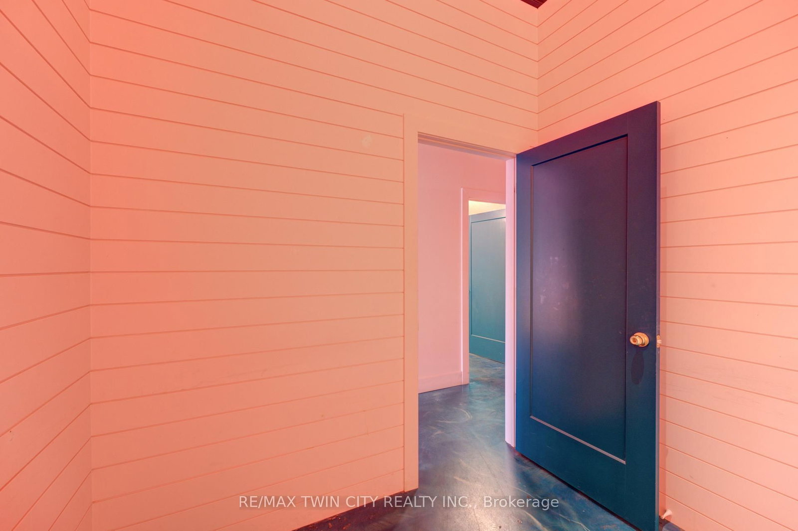 320 Colborne Street W, Unit 13 - Photo 11