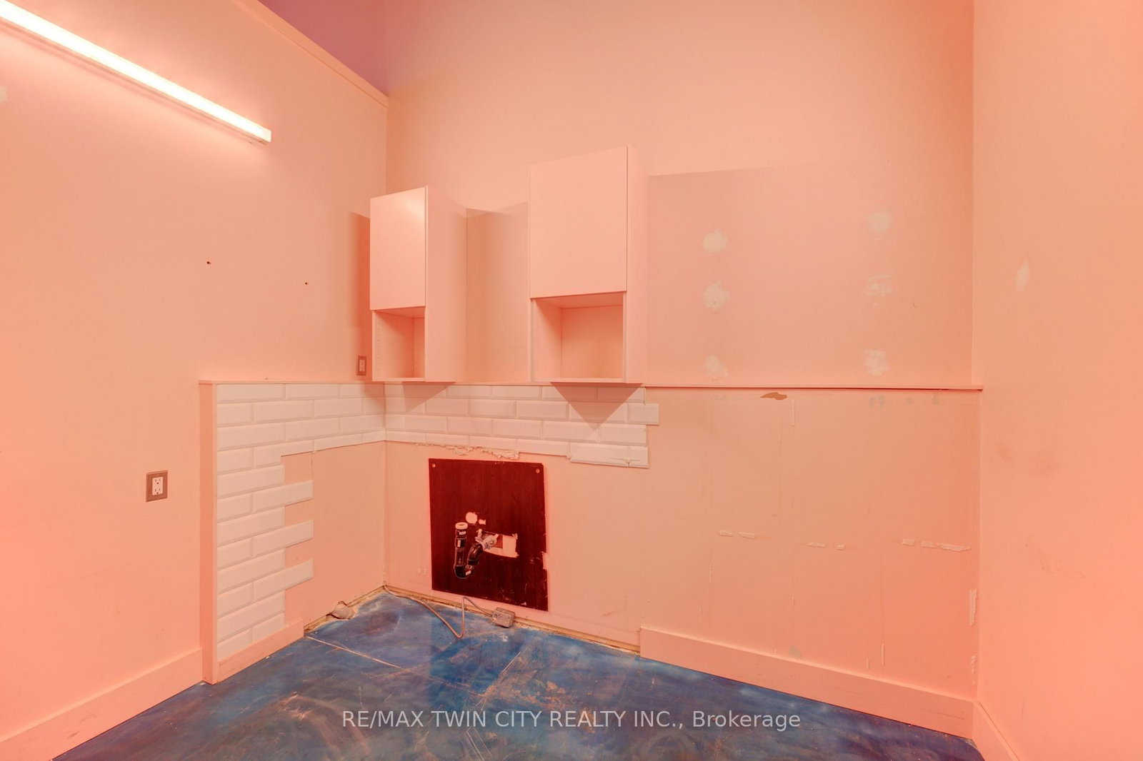 320 Colborne Street W, Unit 13 - Photo 12