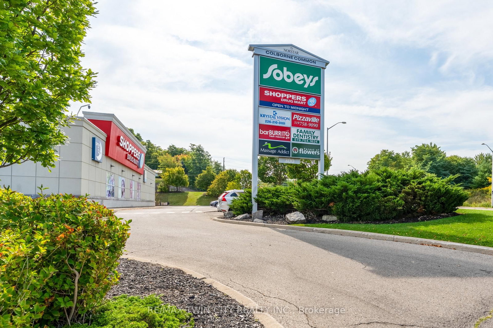 320 Colborne Street W, Unit 13 - Photo 23